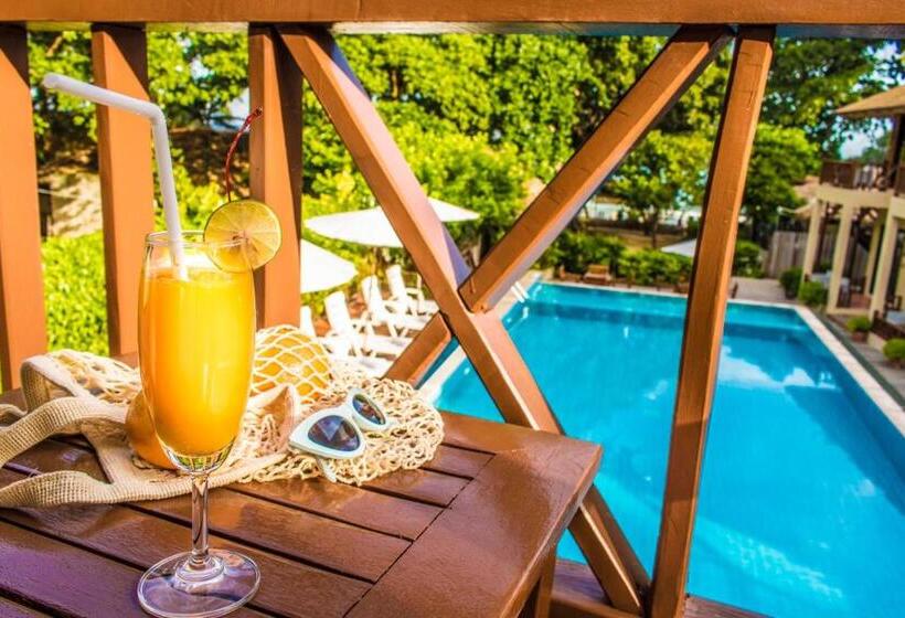 اتاق استاندارد با چشم‌انداز استخر, Samed Cabana Resort
