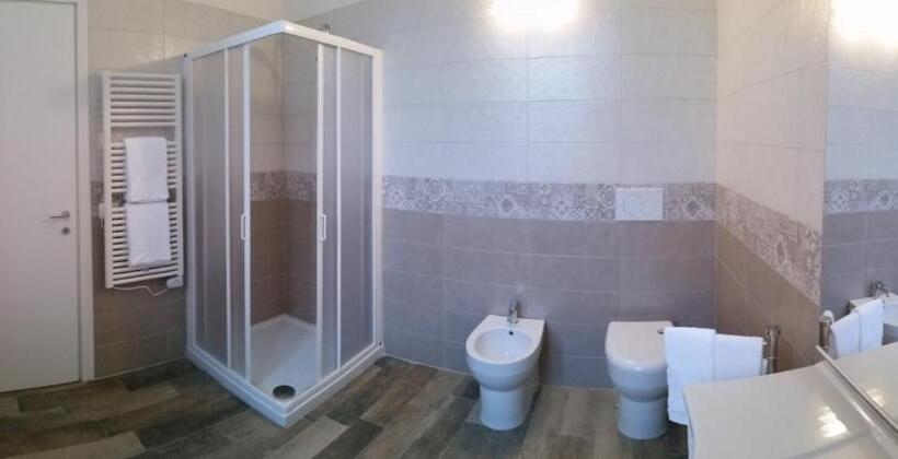 اتاق لوکس, A Casa Di Asia