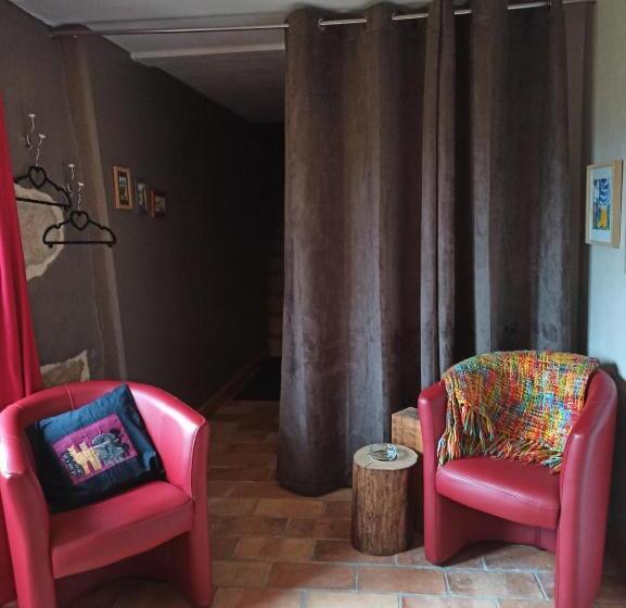 דירת שני חדרים, Les Granges De Cassard