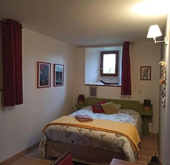 Huoneisto 2 Makuuhuonetta, Les Granges De Cassard