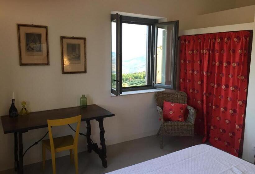 オーシャンビュースタンダードルーム, La Mortilla