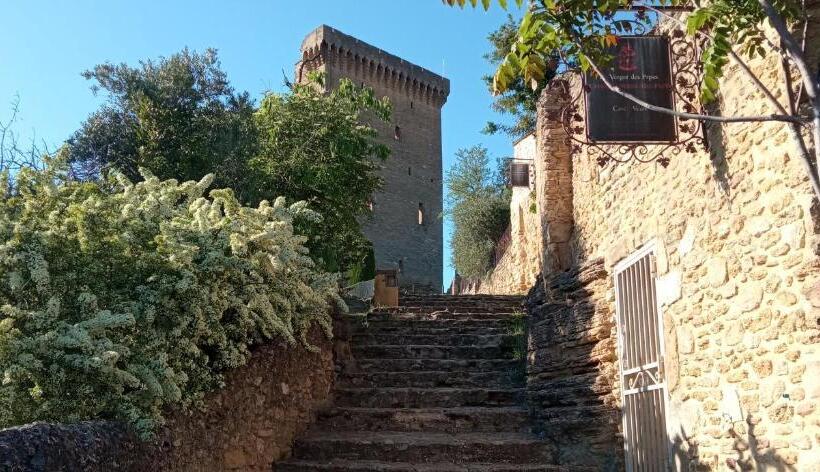 Номер Стандарт, Les Volets Rouges Glace Du Pape
