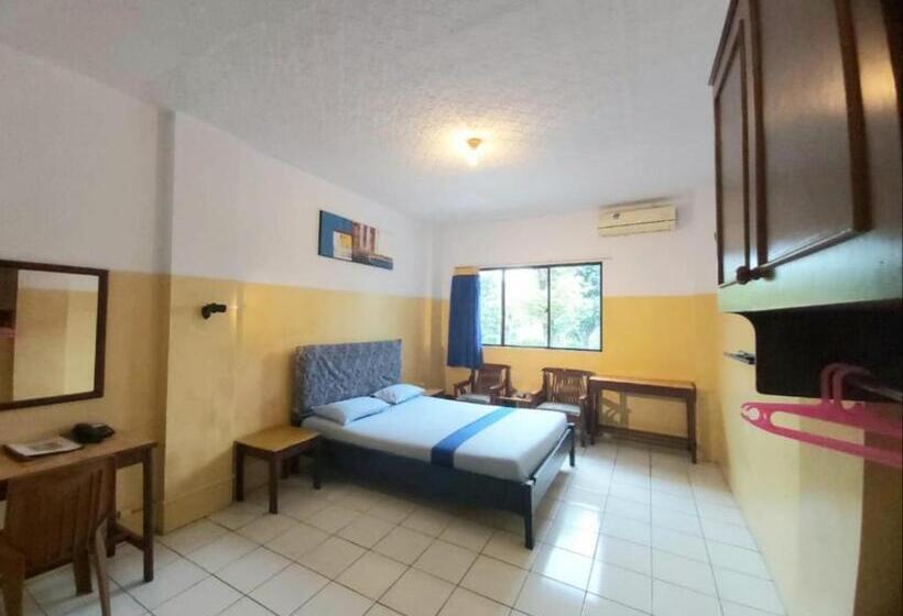 스탠다드 룸 킹사이즈 침대, Sentosa Hotel & Restaurant   Tersertifikasi Chse Dari Kementerian Pariwisata Dan Ekonomi Kreatif