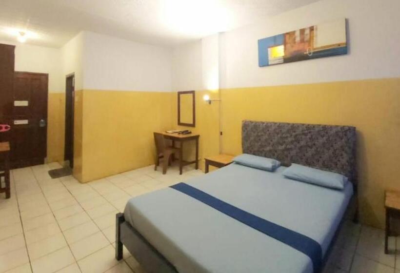 스탠다드 룸 킹사이즈 침대, Sentosa Hotel & Restaurant   Tersertifikasi Chse Dari Kementerian Pariwisata Dan Ekonomi Kreatif