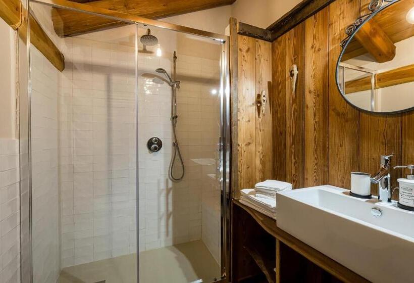 חדר משפחתי נוף להרים, Chambres D Hôtes   Li Tzatagni