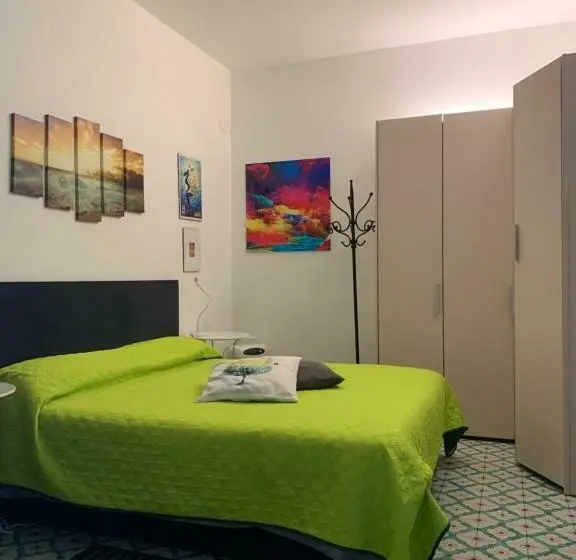 استودیو استاندارد با تراس, B&b Ladidi