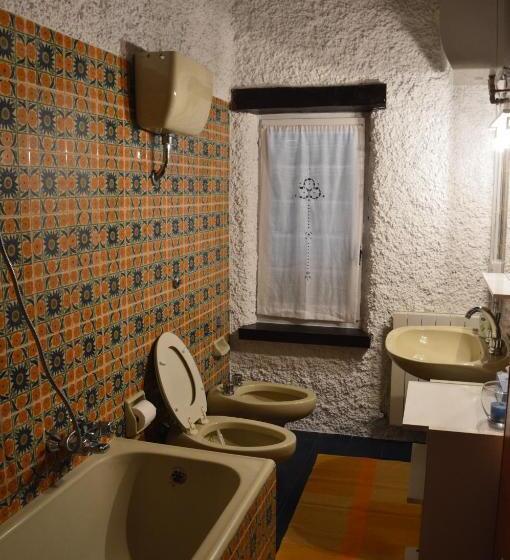 اتاق لوکس با چشم‌انداز دریا, B&b Villa Lupidi