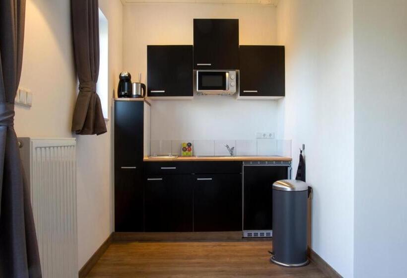 标准间, De Vier Linden