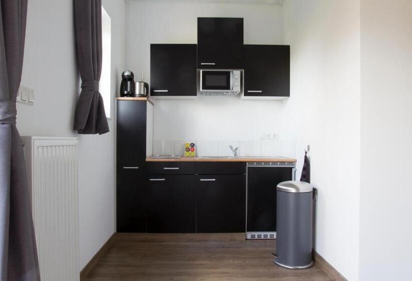 标准间, De Vier Linden