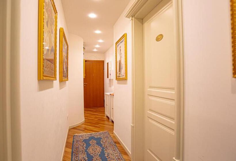 اتاق لوکس سه تخته, Royal Giardini Dell Arena Relais   Royal Welcome