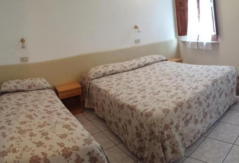 标准三人间, Camere La Torre