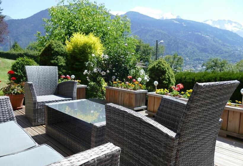 اتاق استاندارد با چشم‌انداز کوهستان, Chalet Coup De Coeur