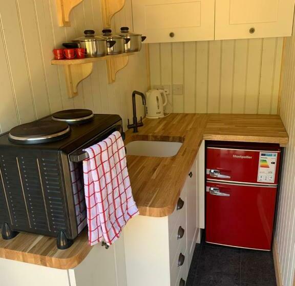 스탠다드 스튜디오 (테라스구비), Colly Farm