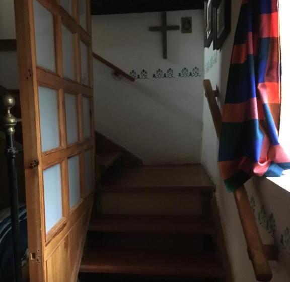 סטודיו משפחתי, Posada Santa María