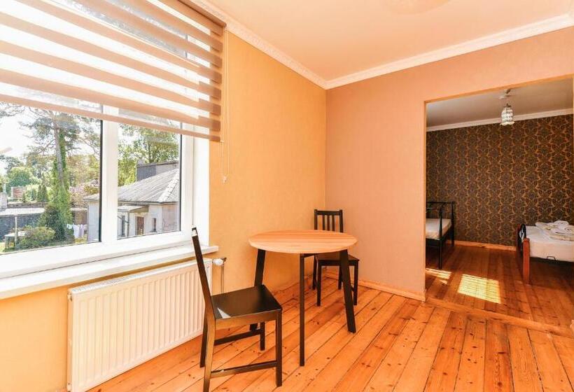 اتاق استاندارد سه نفره, Villa Victoria