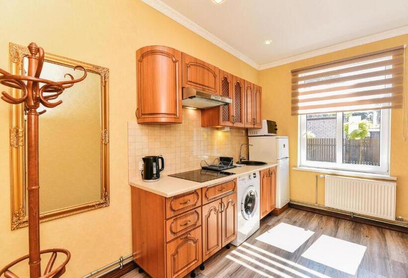 اتاق استاندارد سه نفره, Villa Victoria