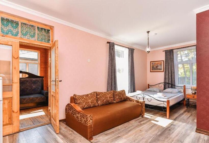 اتاق استاندارد چهار تخته, Villa Victoria