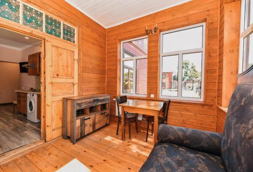 اتاق استاندارد چهار تخته, Villa Victoria