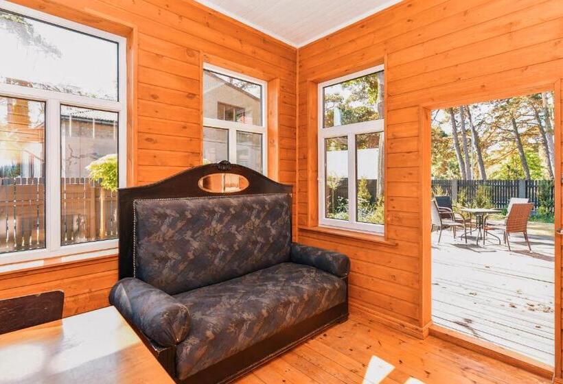 اتاق استاندارد چهار تخته, Villa Victoria