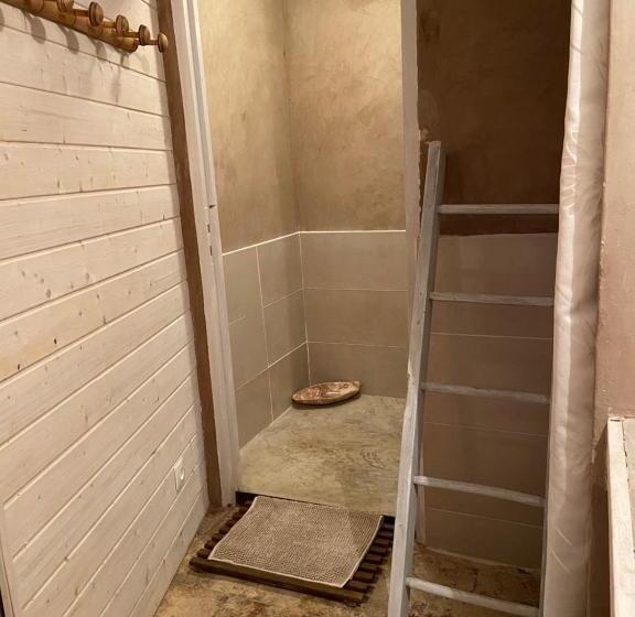 اتاق خانوادگی, Les Chambres D Elise