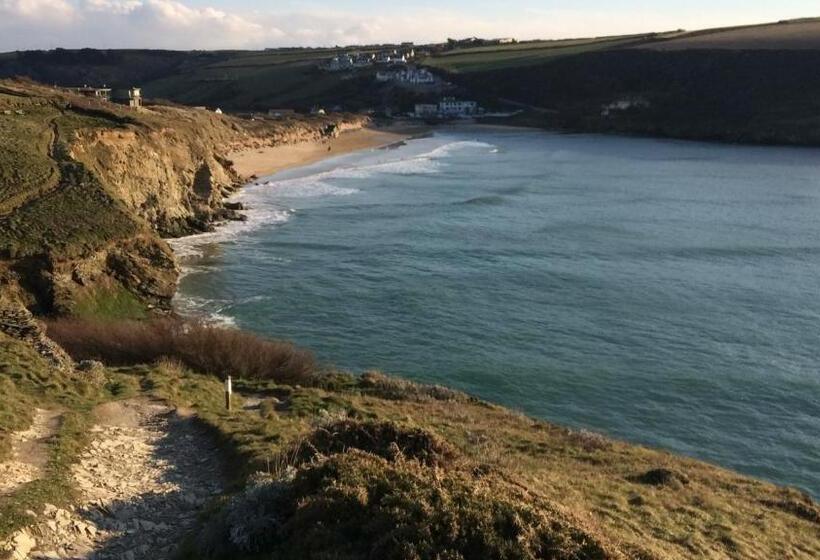 إستوديو سوبيريور, Re Imagined Stone Barns In The Country Near The Coast