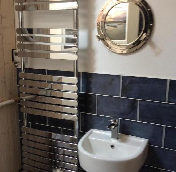 إستوديو سوبيريور, Re Imagined Stone Barns In The Country Near The Coast