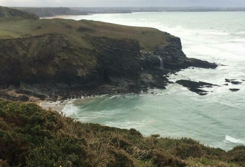 إستوديو سوبيريور, Re Imagined Stone Barns In The Country Near The Coast