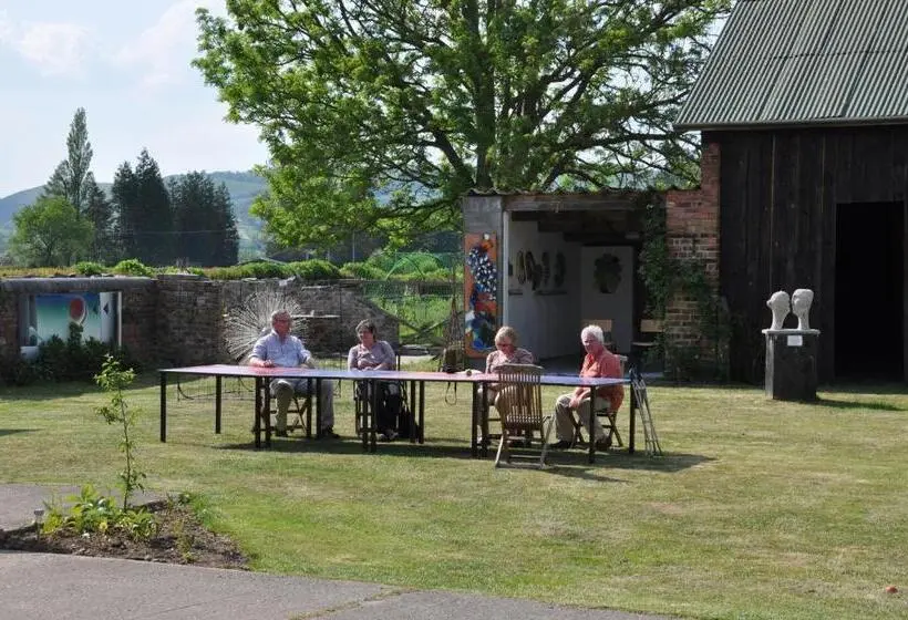 マウンテンビューファミリールーム, Mid Wales Arts B&b