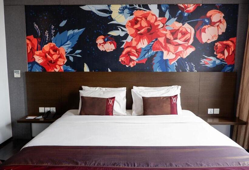 Номер Deluxe, Akmani Hotel Jakarta