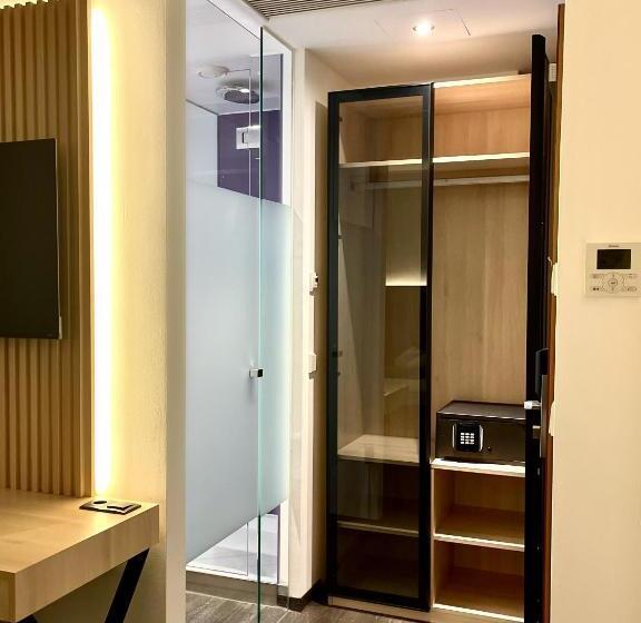 Номер Deluxe, Bayer S City