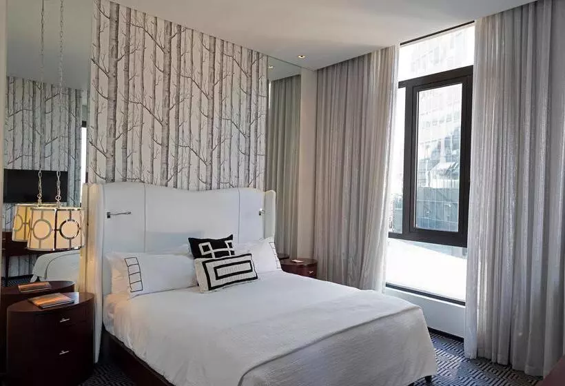 اتاق اجرایی با تخت بزرگ, Davinci Hotel On Nelson Mandela Square