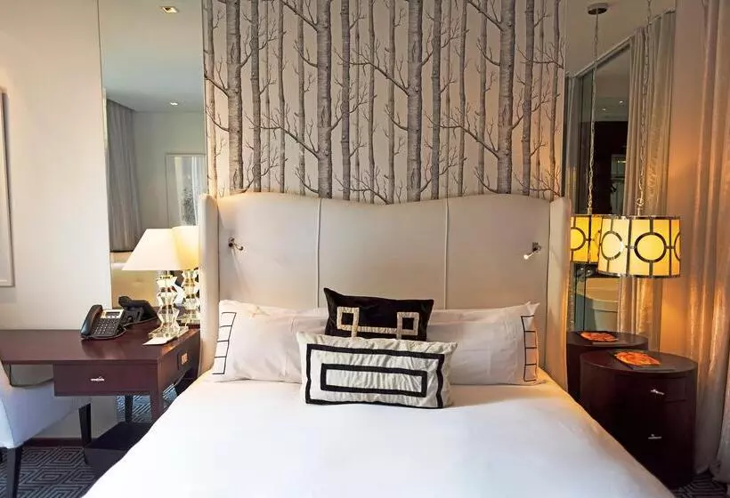 اتاق لوکس با تخت بزرگ, Davinci Hotel On Nelson Mandela Square