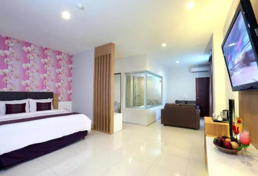 سوییت, Lombok Plaza Hotel And Convention