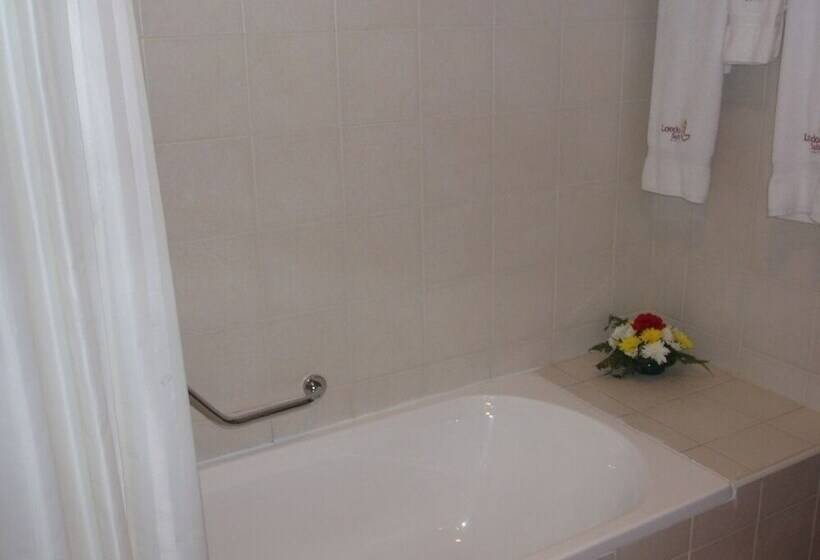 Номер Deluxe, London Suites