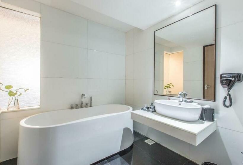 이그제큐티브 룸 킹사이즈 침대, Merlynn Park