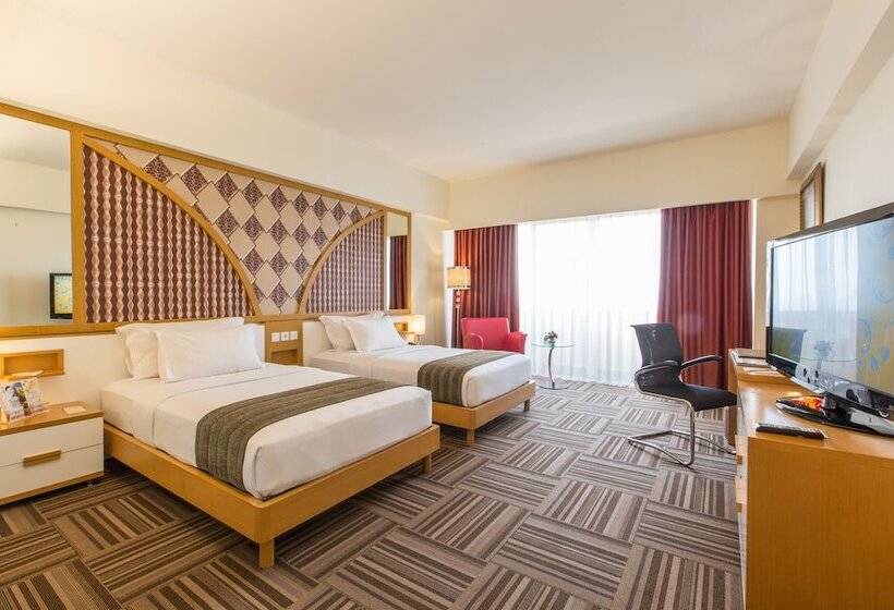 이그제큐티브 룸, Merlynn Park