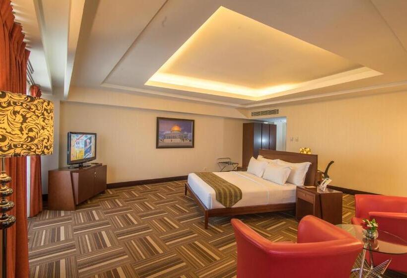 스위트, Merlynn Park