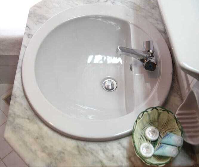 Семейный Номер, Mount Royal