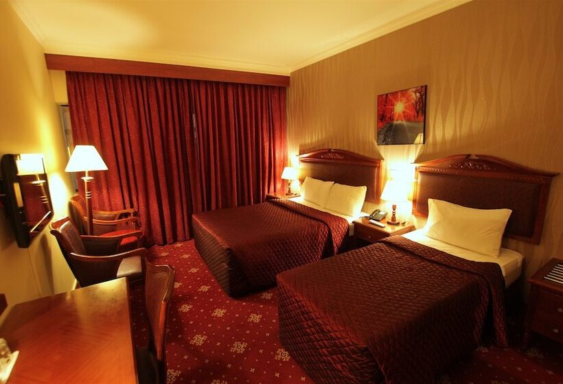 Семейный Номер, Mount Royal