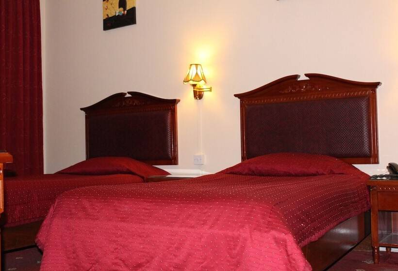 Семейный Номер, Mount Royal