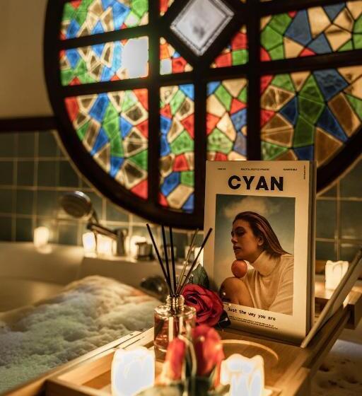 סוויטה עם ג'קוזי, Penaga