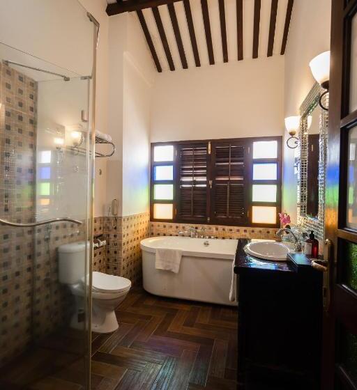 סוויטה משפחתית 2 חדרי שינה, Penaga