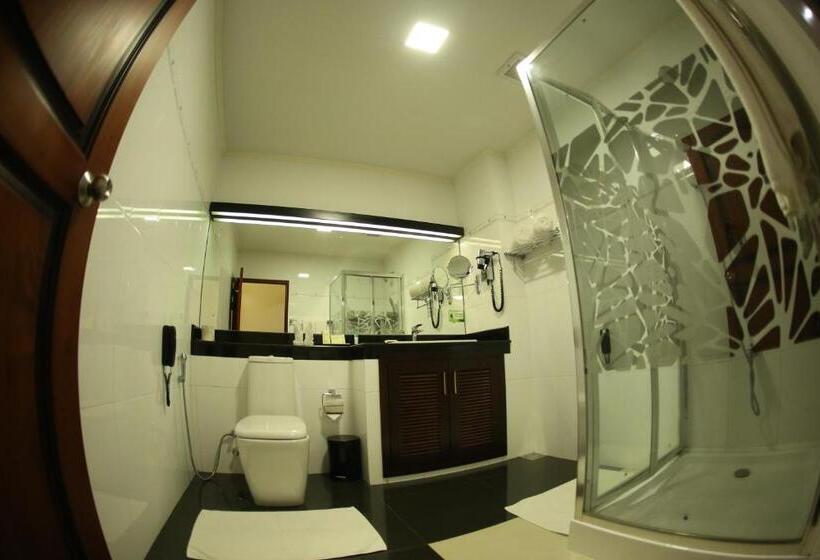 Quarto Deluxe, Kandyan Reach