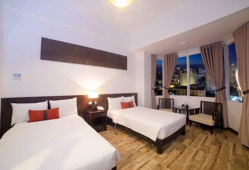 اتاق لوکس, The Light Hotel And Resort