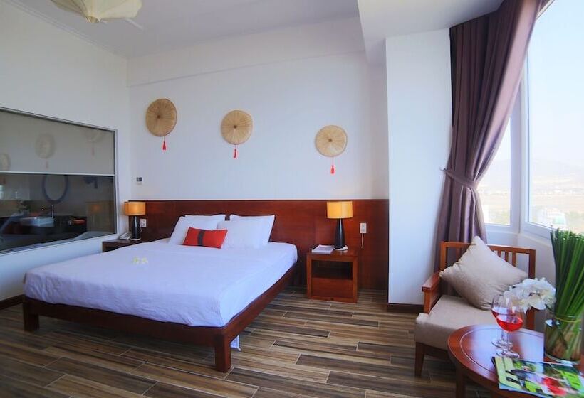 اتاق لوکس, The Light Hotel And Resort