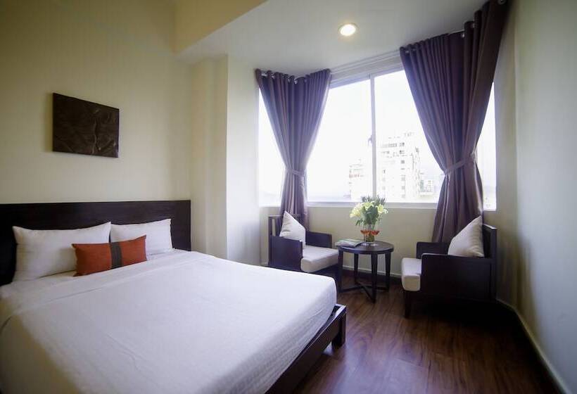 اتاق لوکس, The Light Hotel And Resort