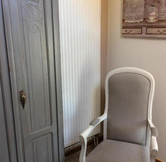 חדר בסיסי, Autour D Une Histoire