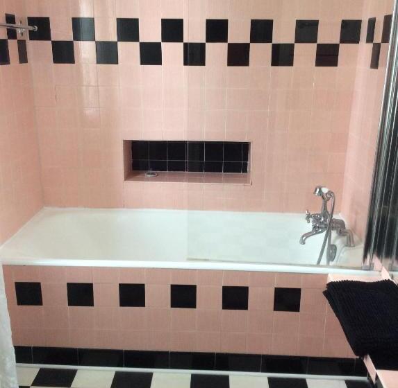 חדר דלוקס, Autour D Une Histoire