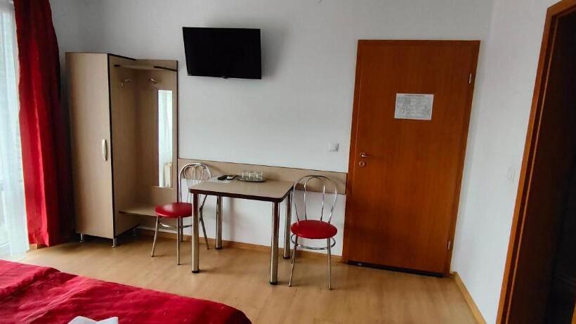 חדר סטנדרט לשלושה, Pensiunea Eli