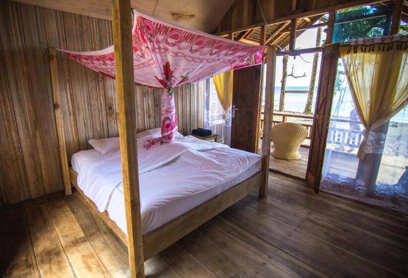 Quarto deluxe vista mar com balcao, Pristine Paradise Dive Resort Una Una